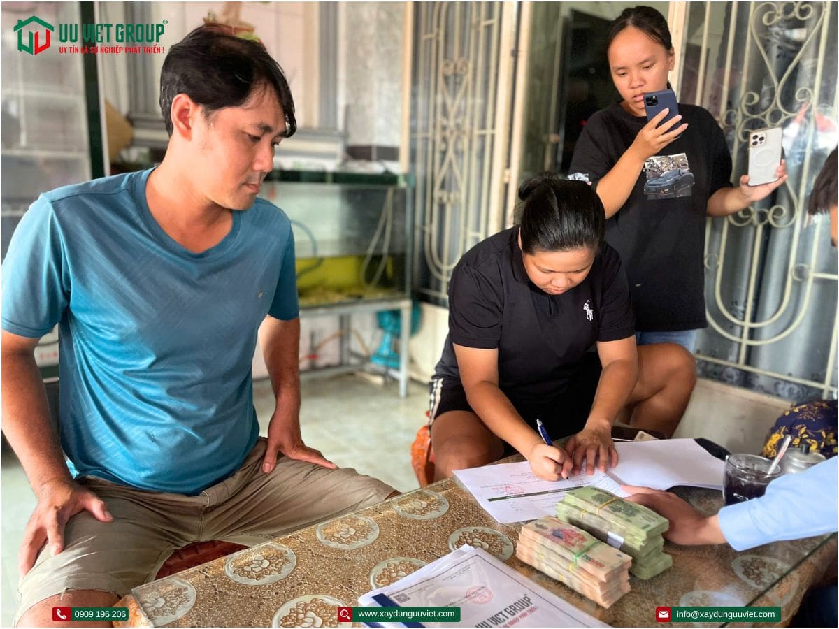 Ký hợp đồng tháng tháng 6
