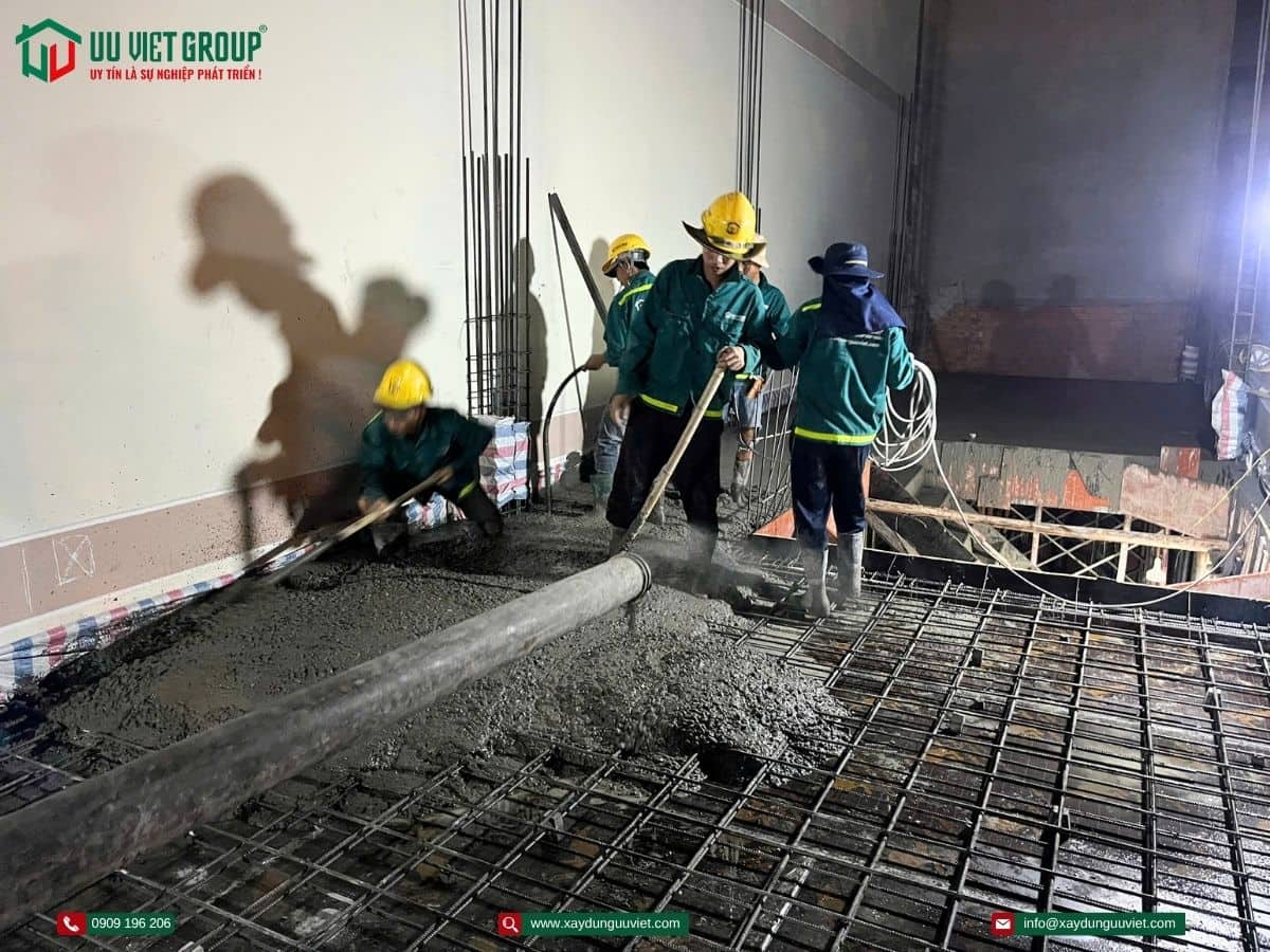 Đổ bê tông nhà sàn phố