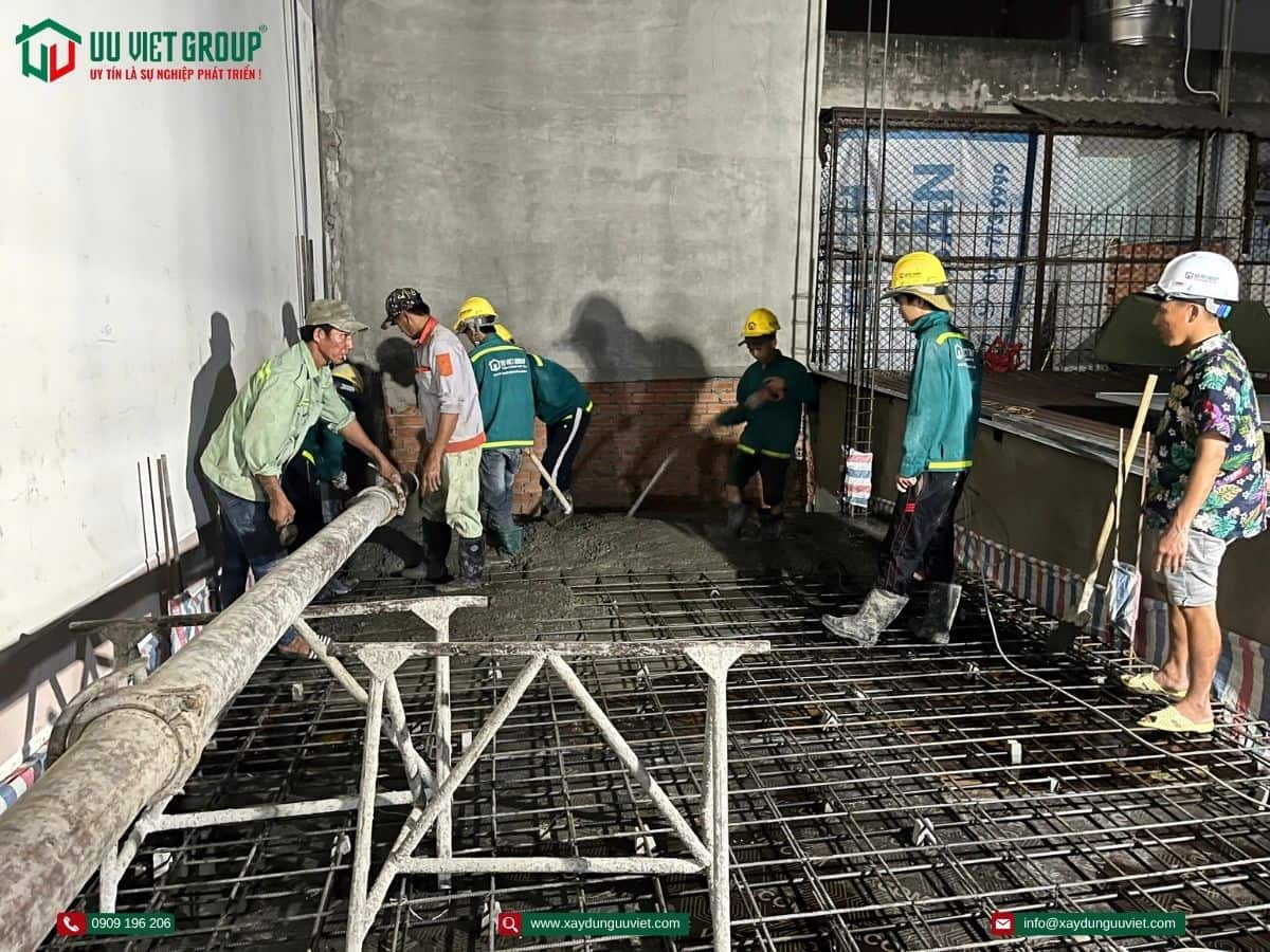 Đổ bê tông nhà sàn phố