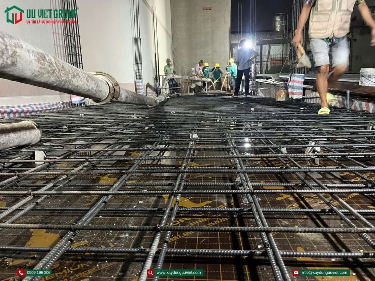 Đổ bê tông nhà sàn phố