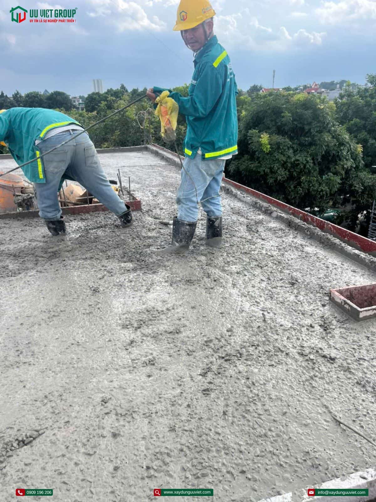 Đổ bê tông sàn mái nhà phố