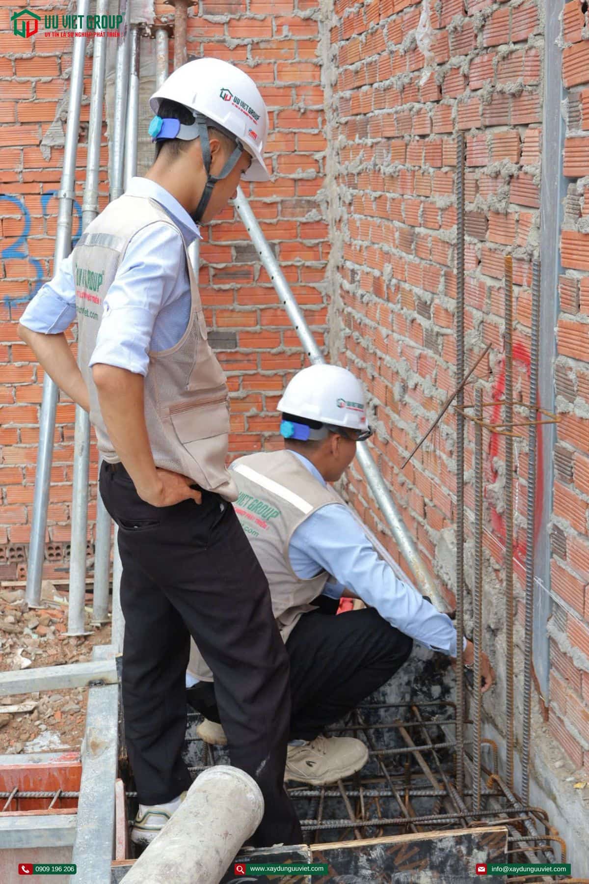 Đổ bê tông móng nhà phố