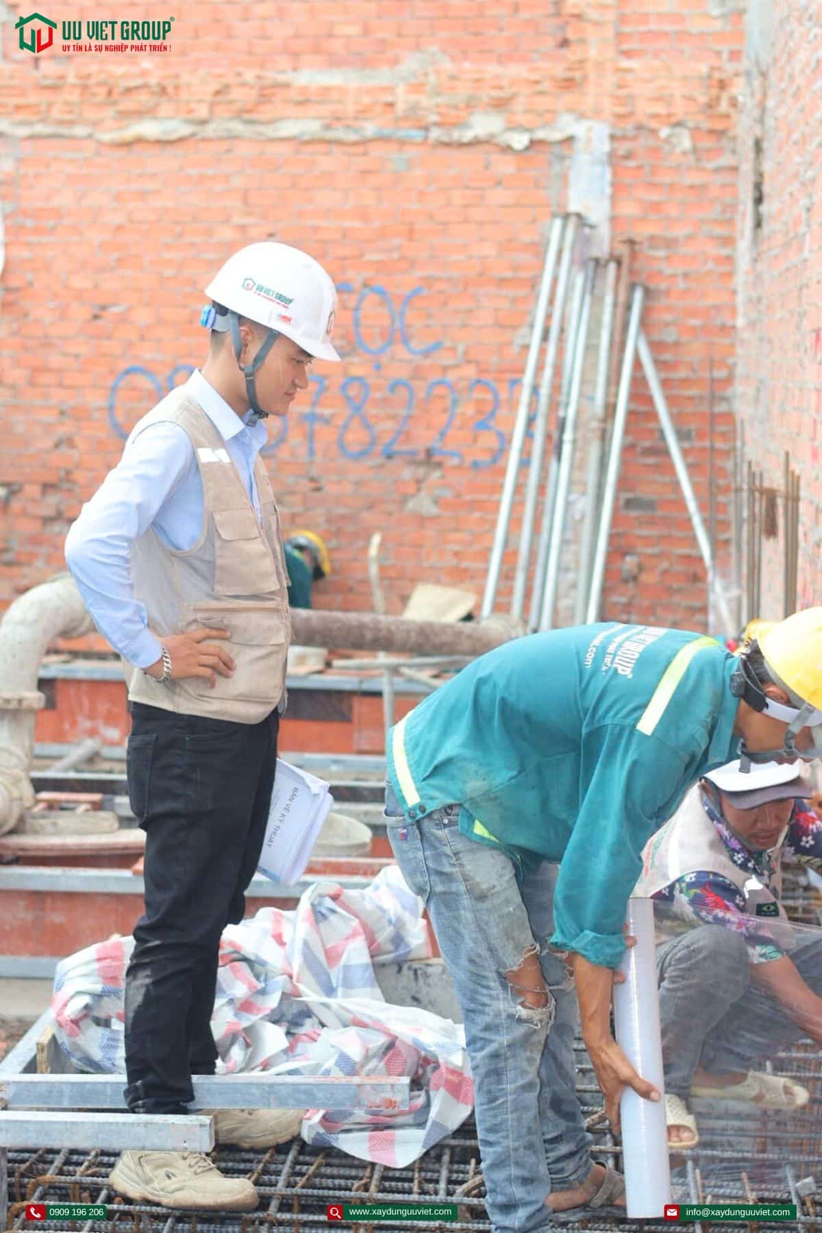 Đổ bê tông móng nhà phố
