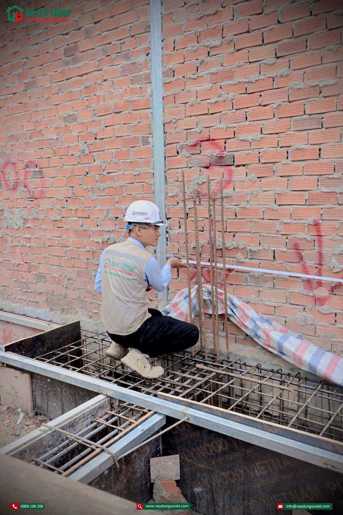 Đổ bê tông móng nhà phố