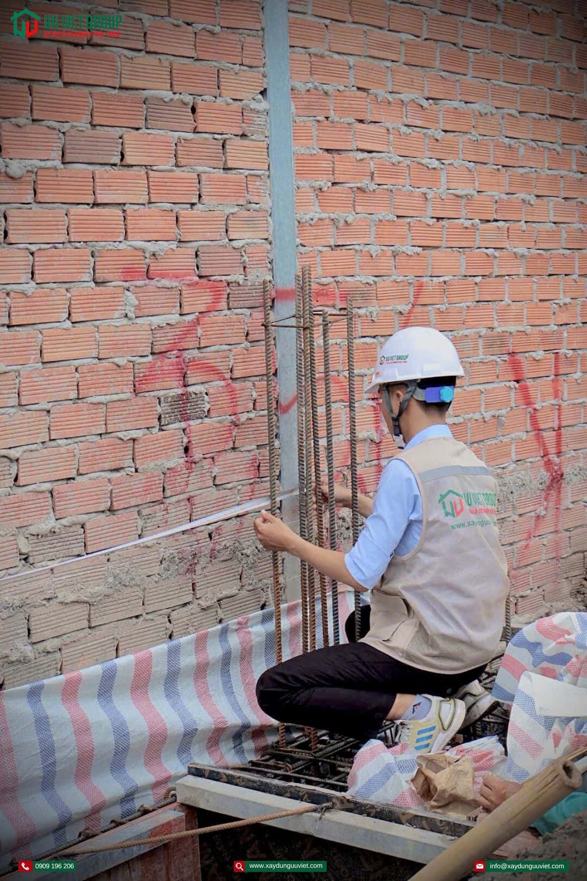 Đổ bê tông móng nhà phố