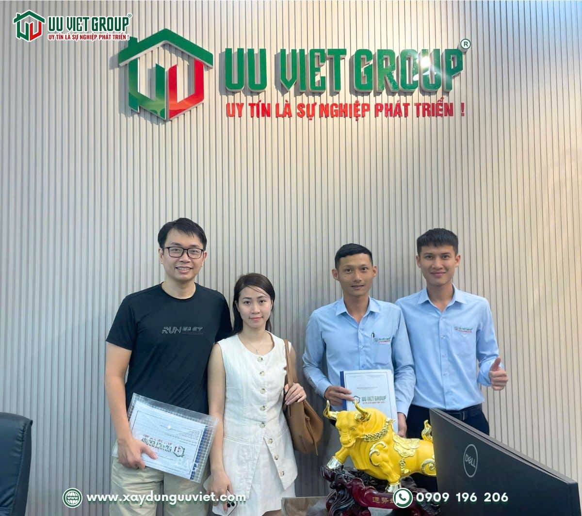 Ký hợp đồng nhà phố