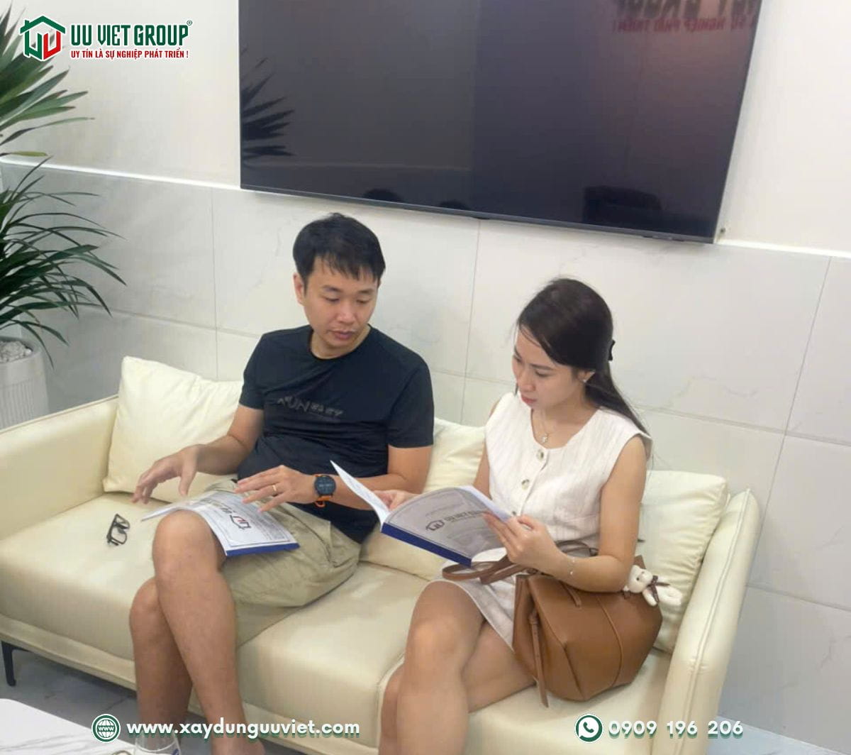 Ký hợp đồng nhà phố