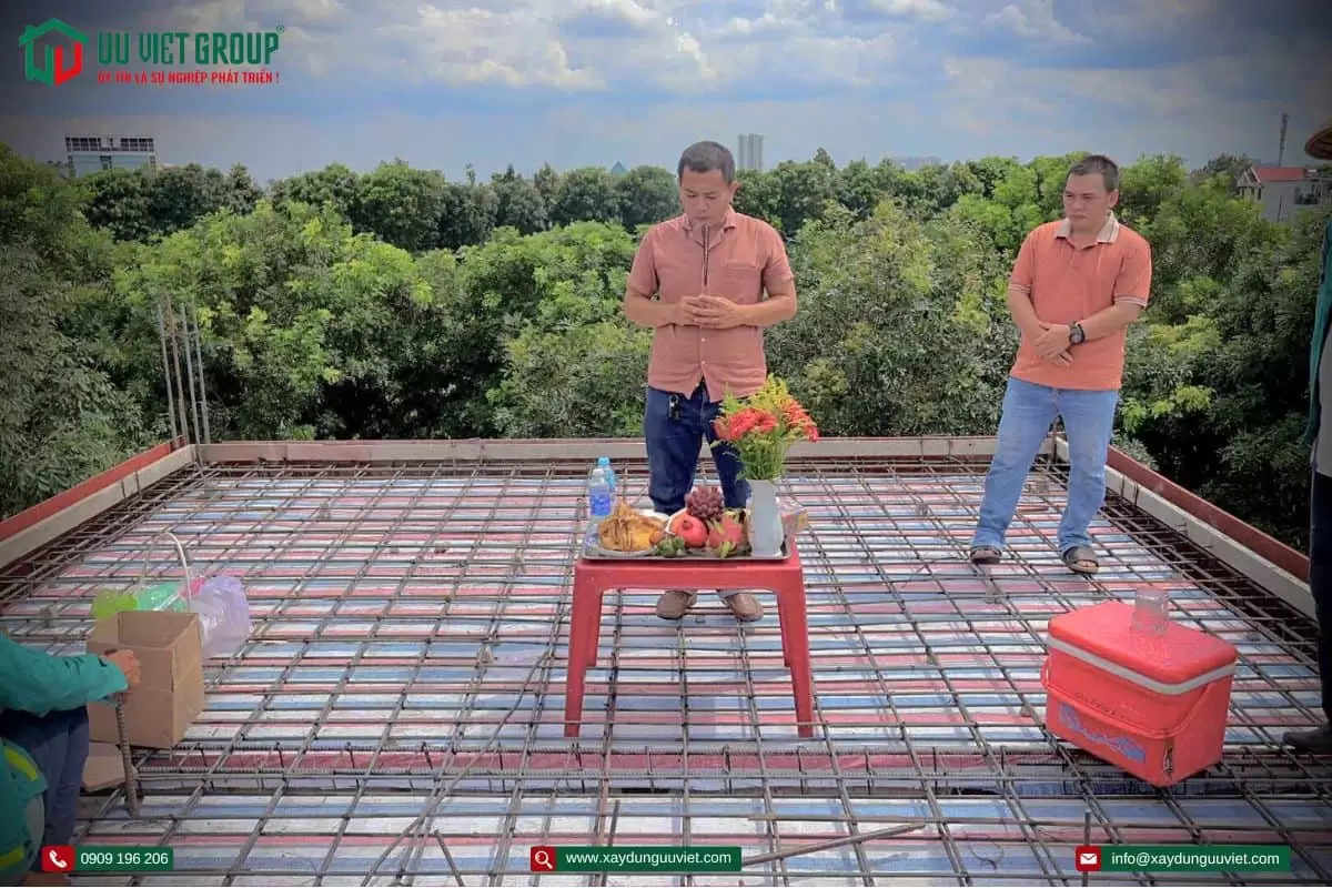 Đổ bê tông sàn mái nhà phố