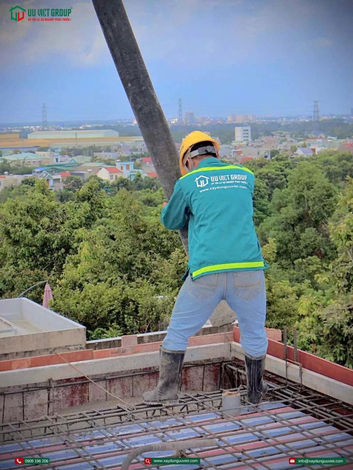 Đổ bê tông sàn mái nhà phố