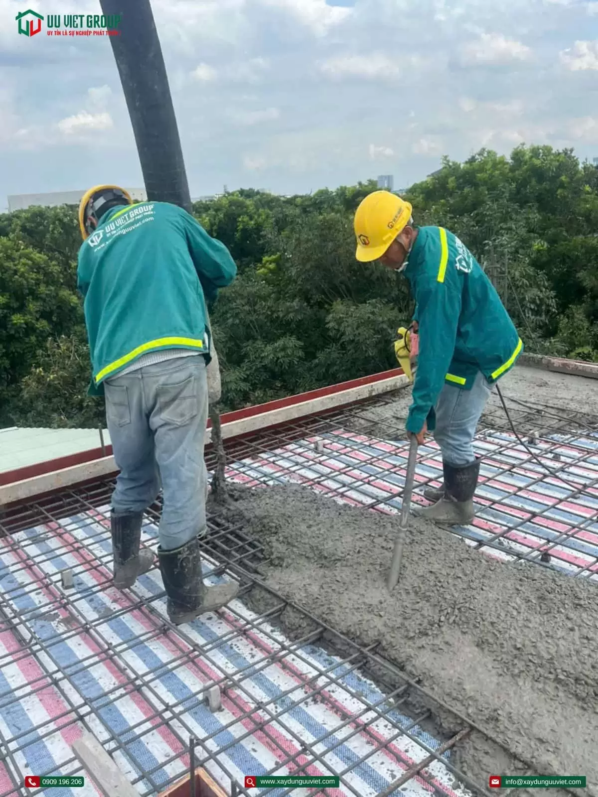 Đổ bê tông sàn mái nhà phố