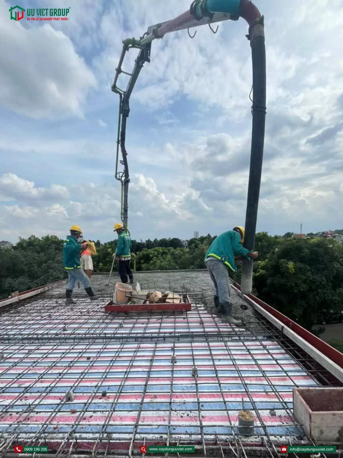 Đổ bê tông sàn mái nhà phố