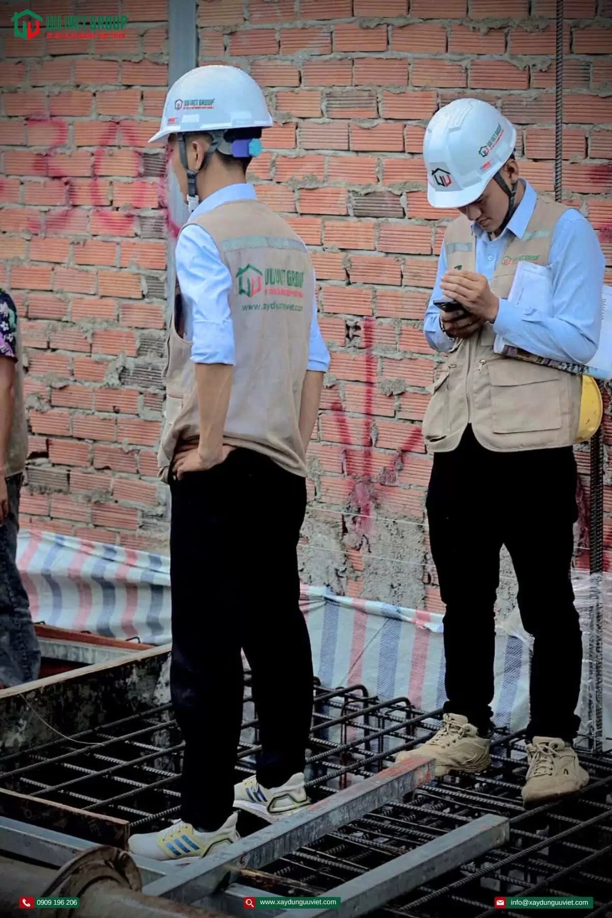 Đổ bê tông móng nhà phố